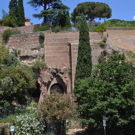 Colosseum Relax Family Apartament Рим Екстер'єр фото